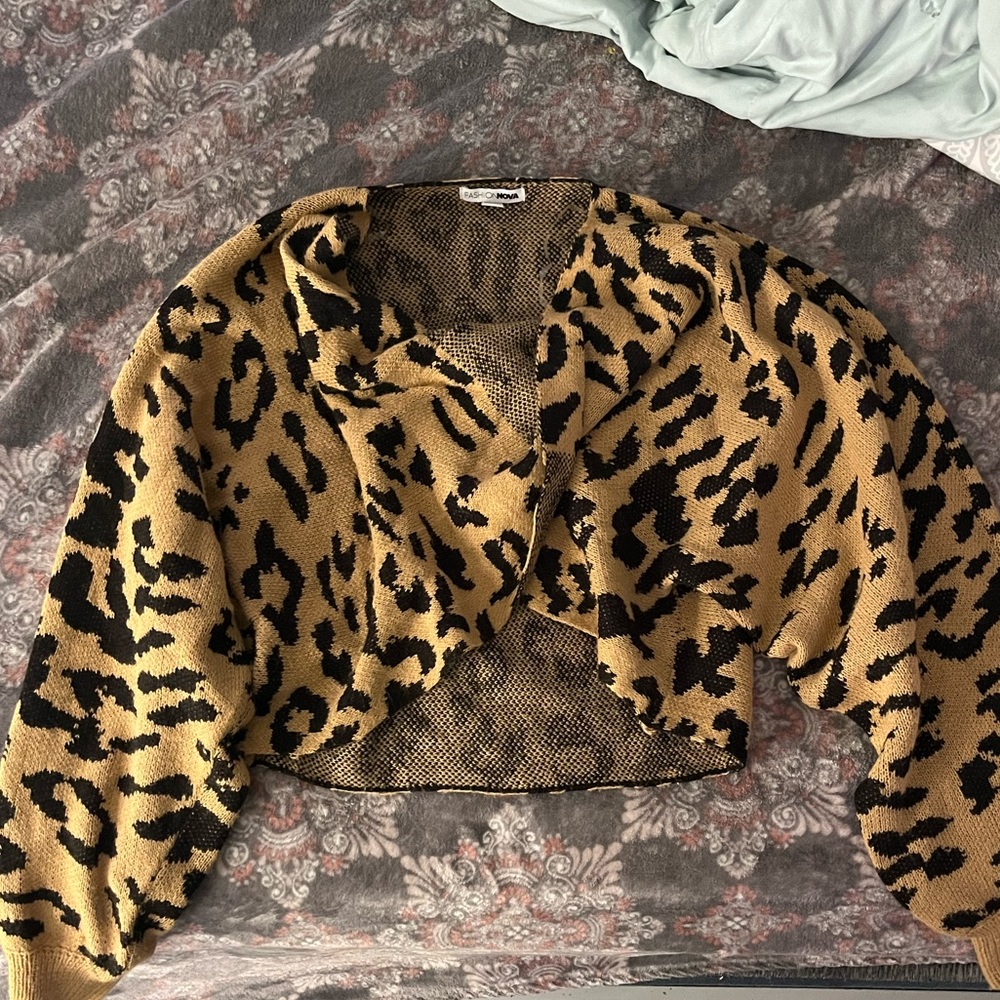Fn sweater